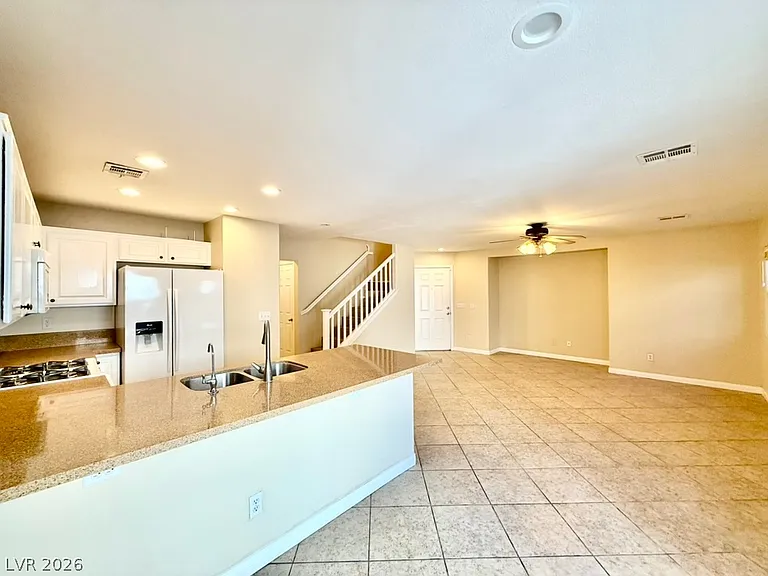 10256 Missouri Meadows St — Photo 5