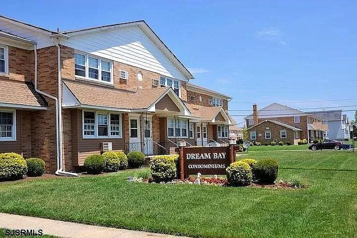Dream Bay Condominiums