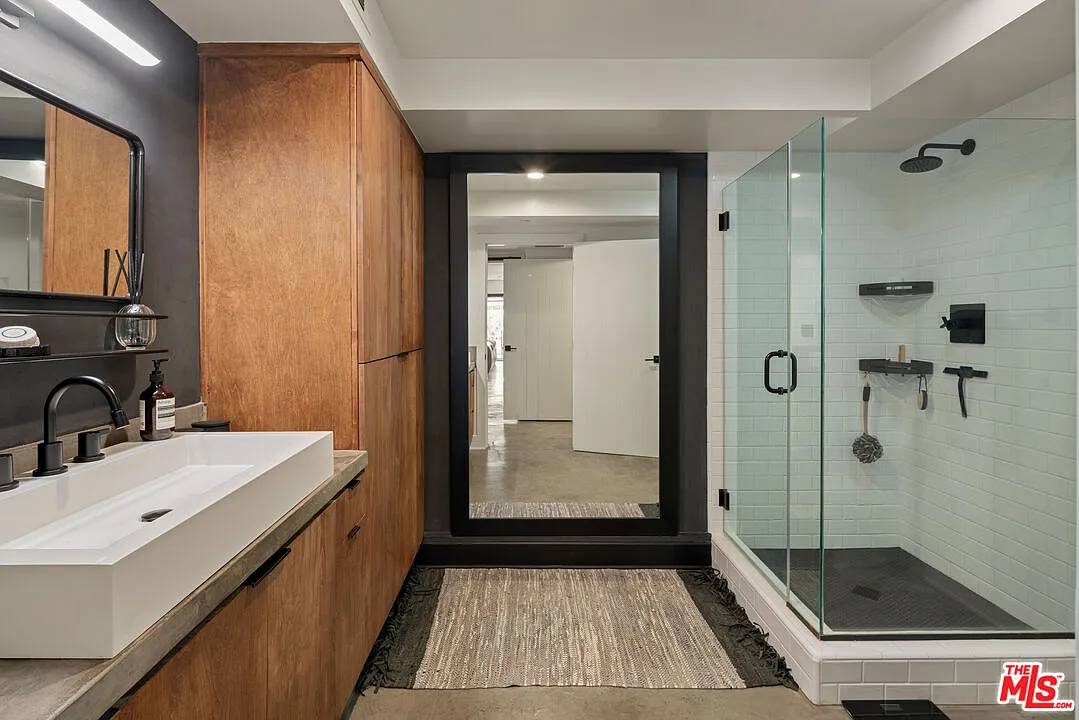 1 bed, 880 sqft, $3,795 — Photo 4