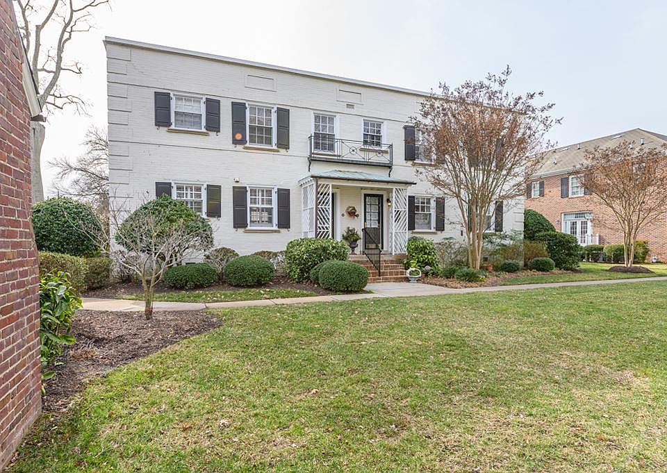 1st image of 33 W Locke Ln Unit 3