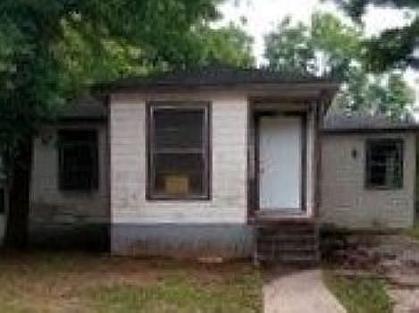1st image of 515 Blanton Ave