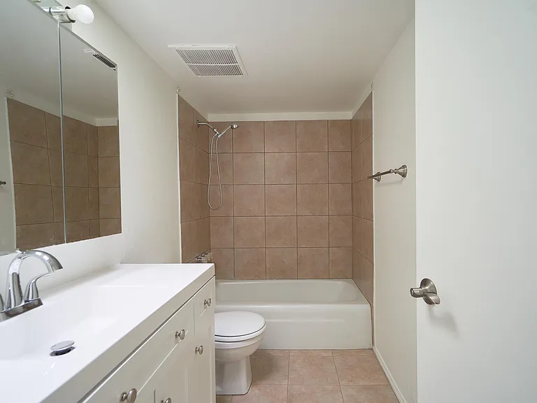 3410 S Mann Ave — Photo 11