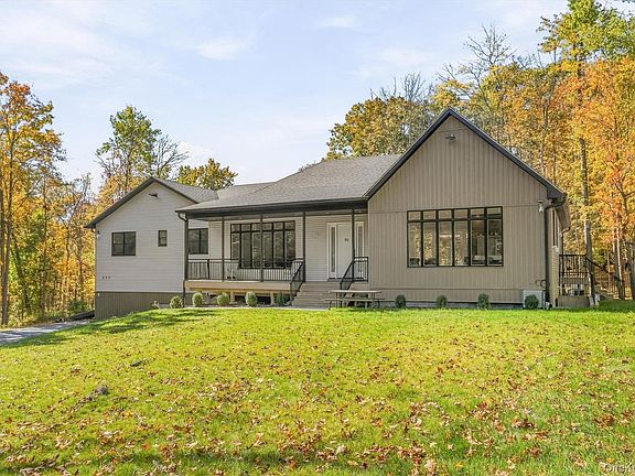 3rd image of 217 Maple Avenue