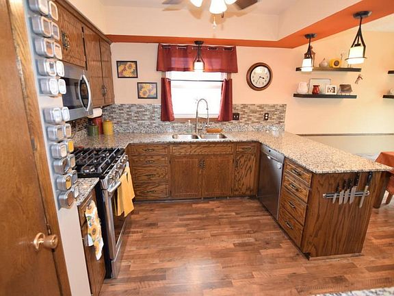 3rd image of 319 Kopp Dr