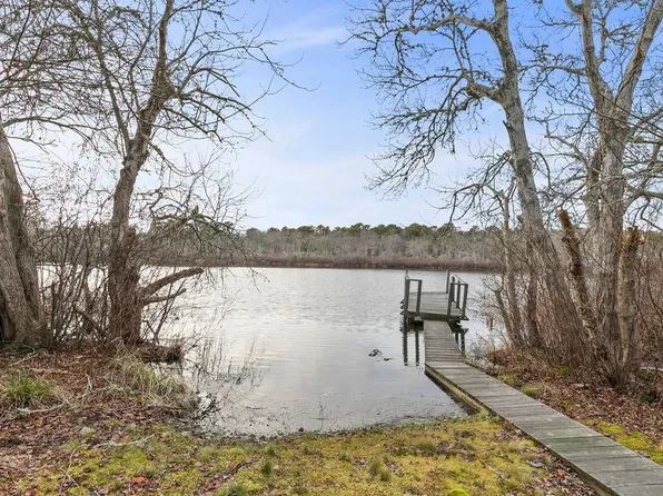 50 Circle Dr, Barnstable, MA 02630