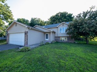 12950 Black Hills Dr, Burnsville, MN 55337