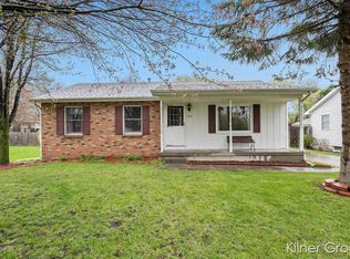 1018 Greenwood St, Middleville, MI 49333