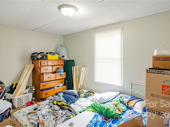 2nd image of 8 Harmony Ln