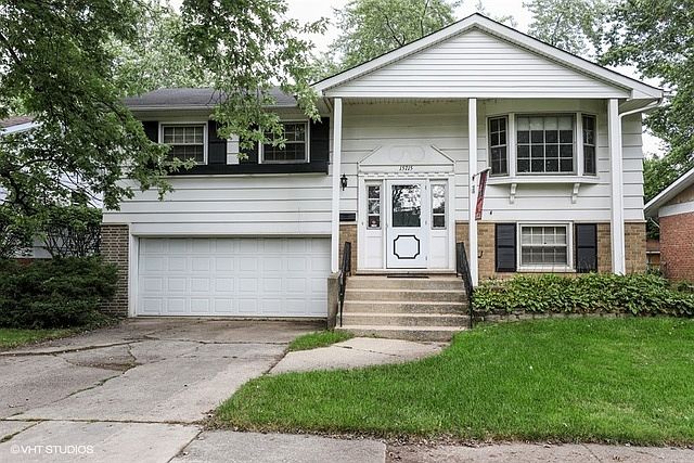 1st image of 15715 Woodlawn East Ave