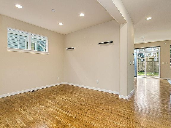 2nd image of 16835 NE 121st Way