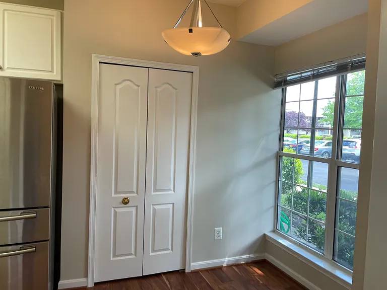1813 Kenwood Ave — Photo 24