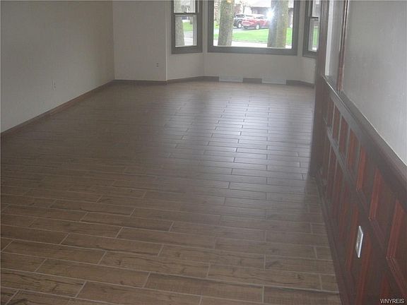 2nd image of 128 Bramblewood Ln