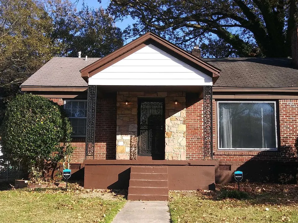 970 Maple Dr