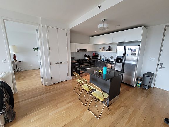 4th image of 114 Troutman St APT 422