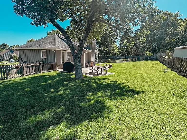 8133 Swarner Dr — Photo 23