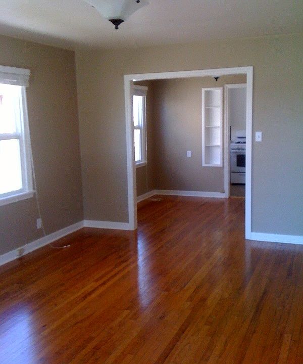 2nd image of 612 Wilson St