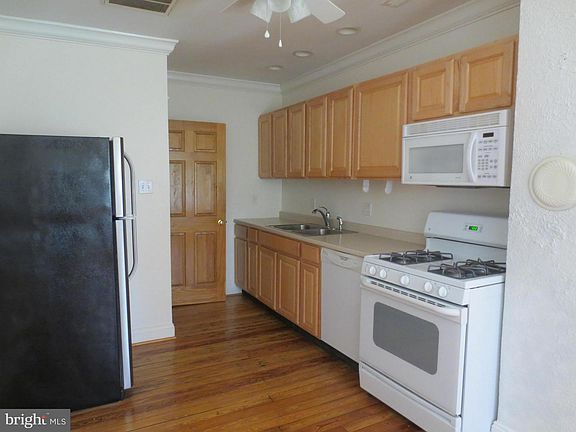 3rd image of 486 Falmouth St #A
