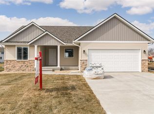 7627 Westfield Dr NE, Cedar Rapids, IA 52402