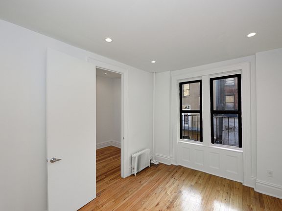 4th image of 236 W 15th St #47