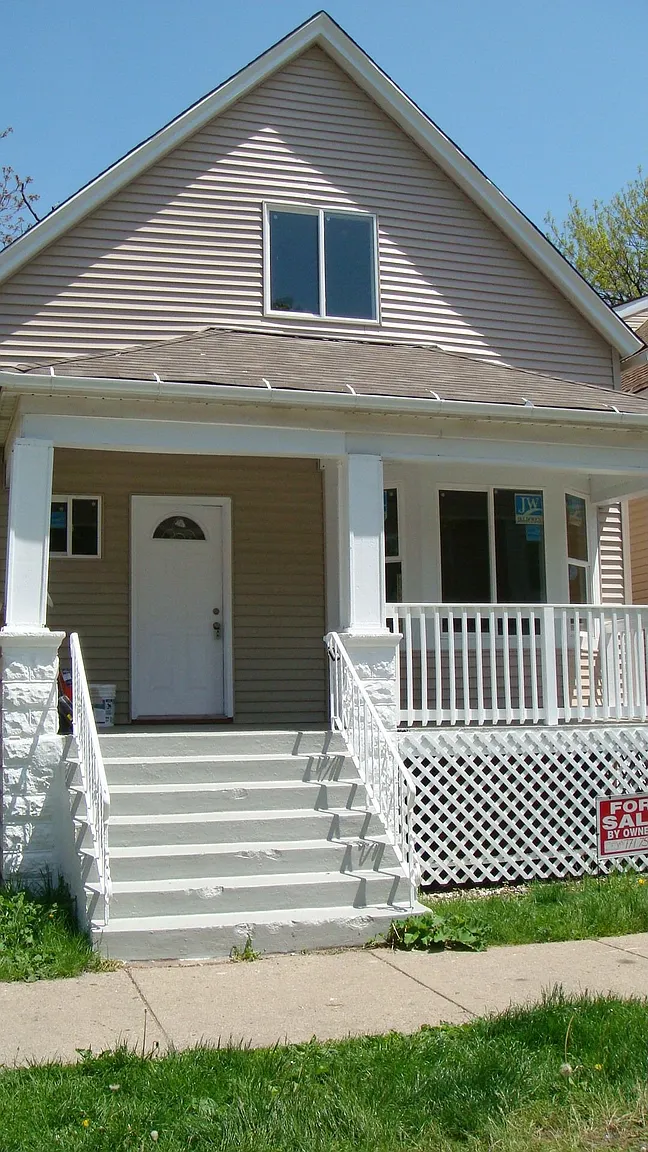11325 S Edbrooke Ave photo 1