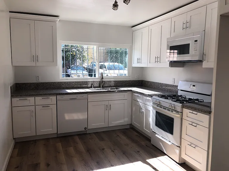 840 W Colden Ave — Photo 1