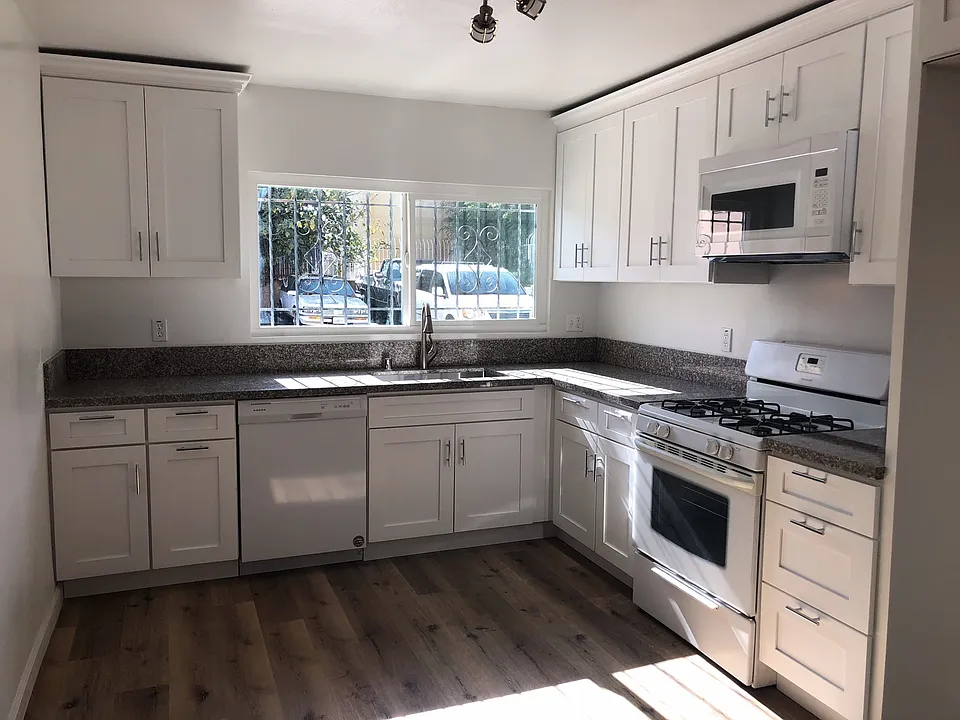840 W Colden Ave