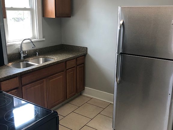 5th image of 533 Tremont Ave S #2