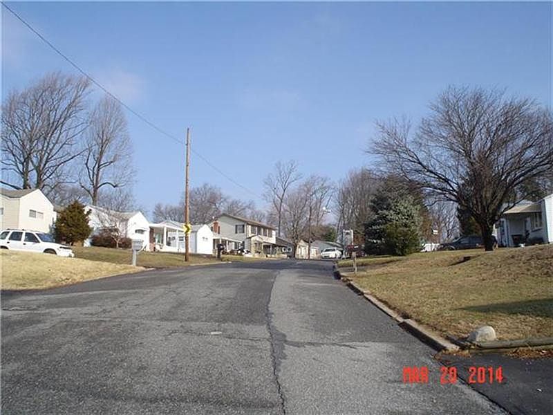 2nd image of 14023 Erwin St