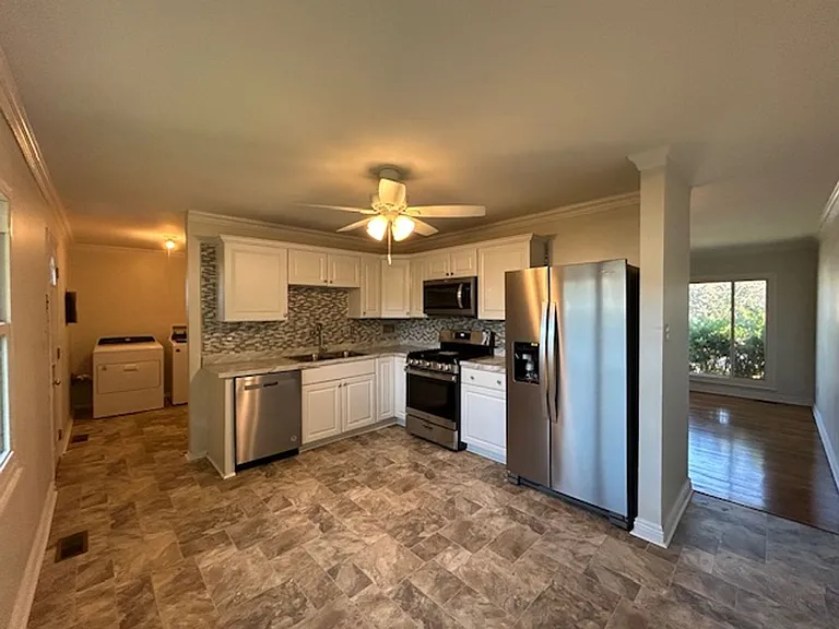 5305 Stokes Ln — Photo 6