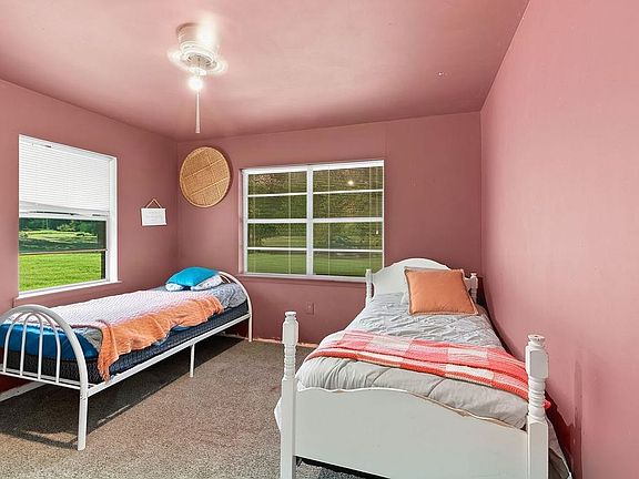 5th image of 106 Mockingbird Ln