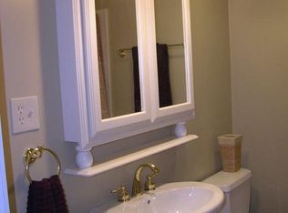 206 Hoover Ave, Waukesha, WI 53186