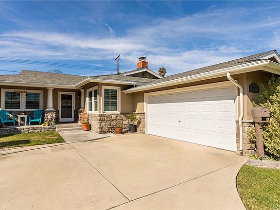 3rd image of 23633 Ladeene Ave