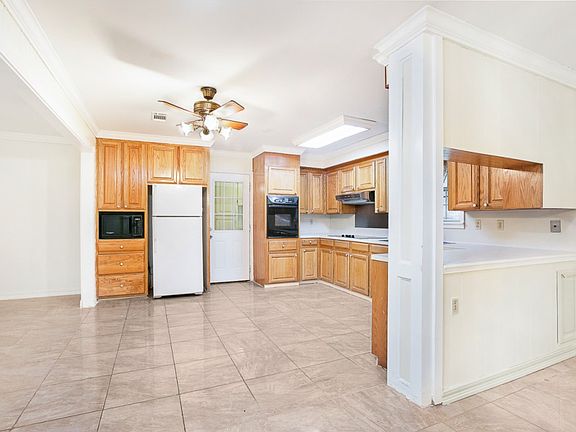 3rd image of 10034 Cuyhanga Pkwy