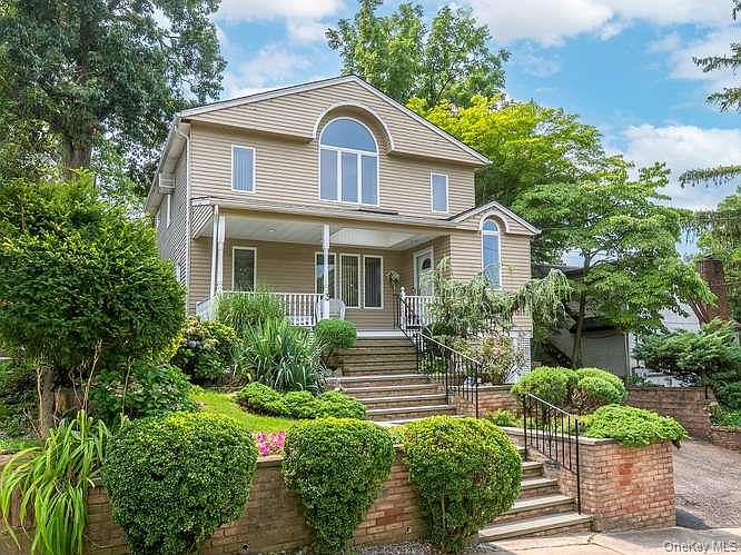 1st image of 3 Woodland Avenue