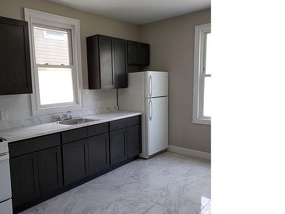 2nd image of 305 Avon Ave APT 1