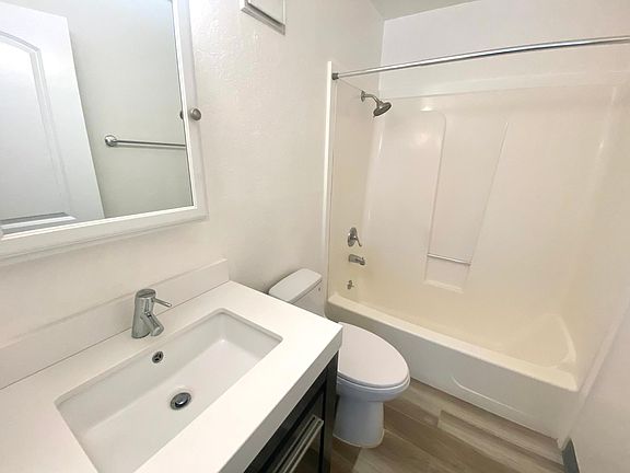 2nd image of 801 Minnesota St Suite 10