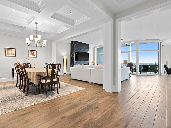 5th image of 355 Main St Unit 1001