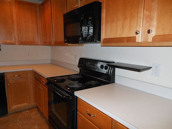 3rd image of 8243 Chatsworth Dr
