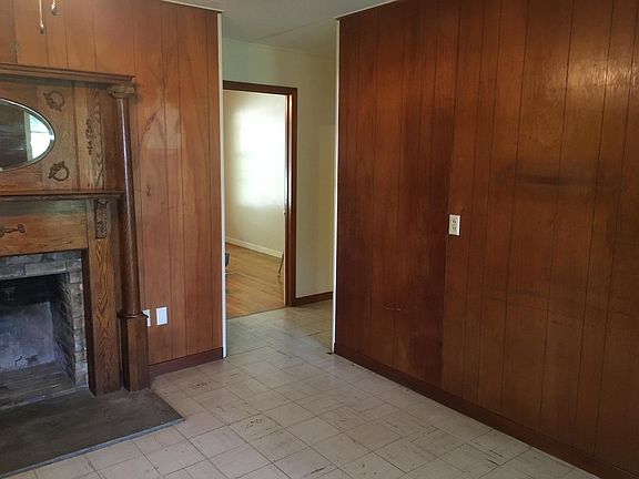 2nd image of 230 Luckett St