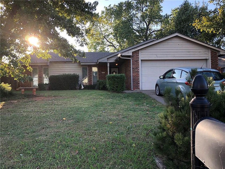 1st image of 908 Oakwood Dr