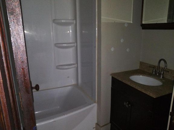4th image of 1415 King Ave