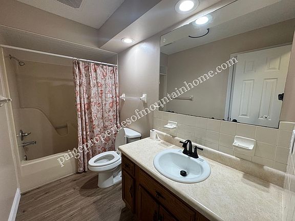 5th image of 412 Spring Park Dr