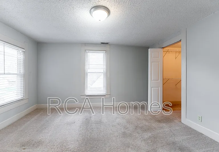 1603 Woodlawn Ave #B — Photo 5