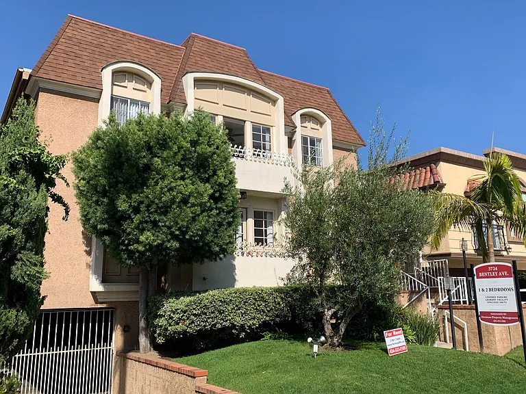 Bentley Apartments LLC — Photo 8