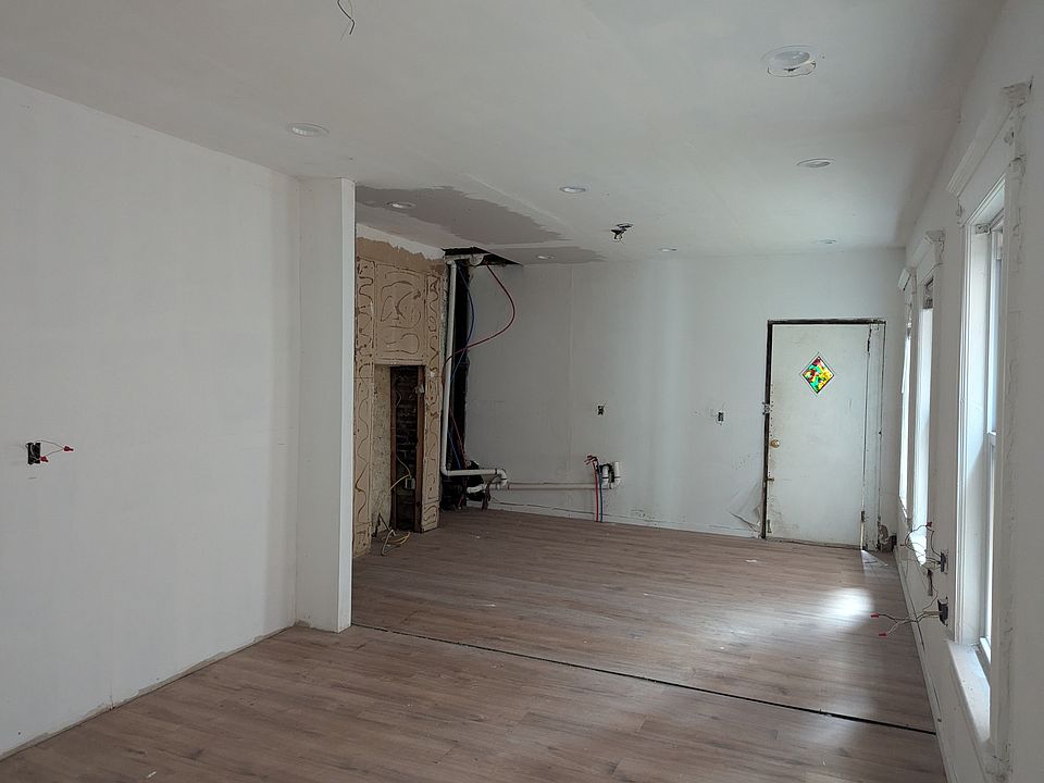1st image of 121 Wyoming St