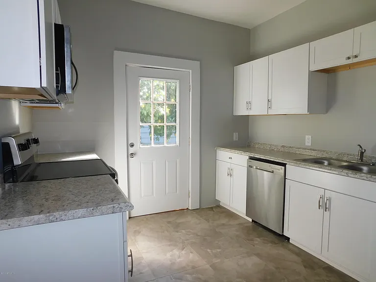 5731 Katz Ave — Photo 4