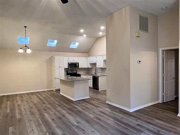 3rd image of 2026 Mallard Dr