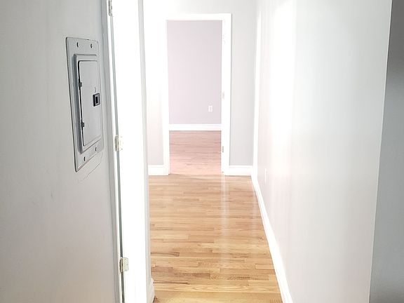 4th image of 246 Summit Ave APT 404