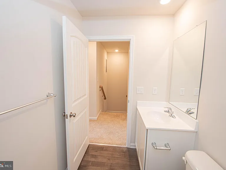 130 Willowtree Ln — Photo 72