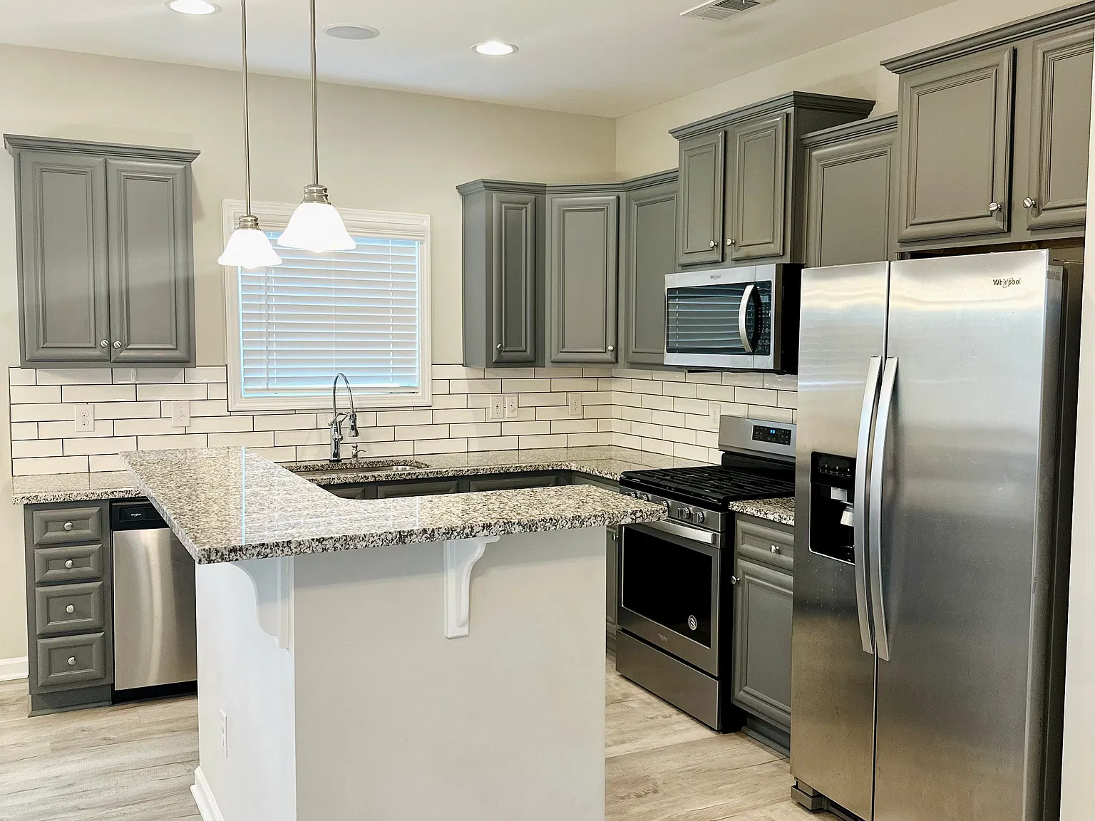 3 bed, 2.5 bath, 1565 sqft, $2,150 — Photo 2